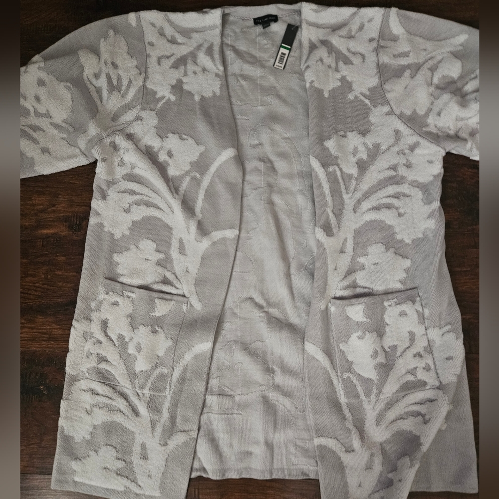 The limited large cardigan gray with a cute design